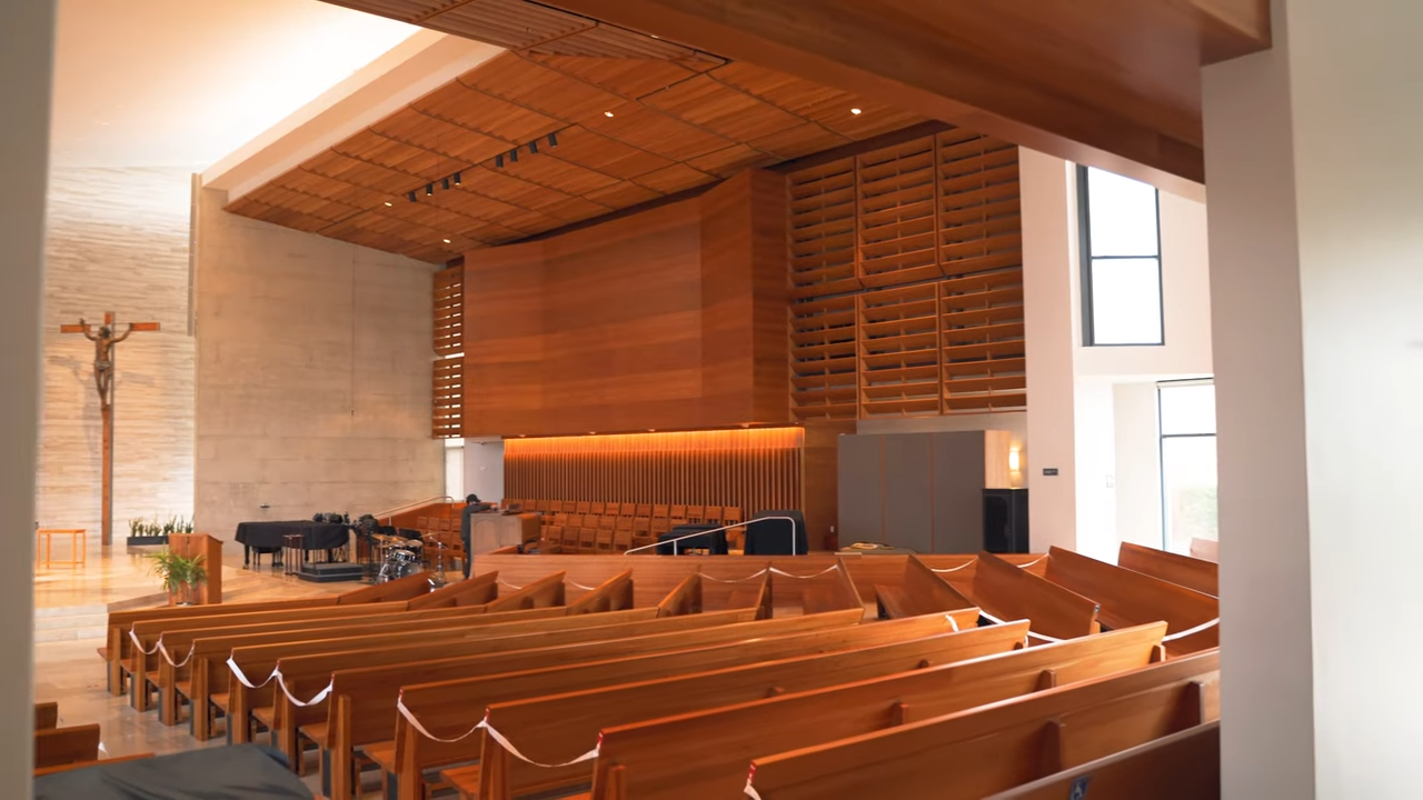 Veneer Spotlight _ St. Thomas Church in Oceanside, CA 0-38 screenshot